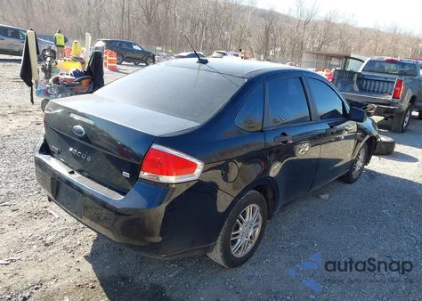 2010 Ford Focus Se z USA, uszkodzony, nr VIN 1FAHP3FN4AW175360